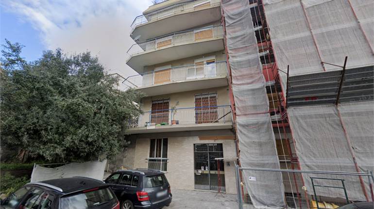 appartamento 5 vani in Via Novara n. 34