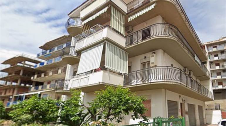 Appartamento in vendita a Roccalumera